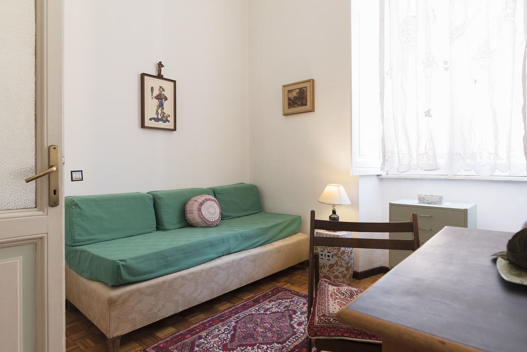 Flower'S Market Apartment - Charme Holidays Ρώμη Εξωτερικό φωτογραφία